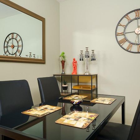St George Thames Apartment Londra Exterior foto