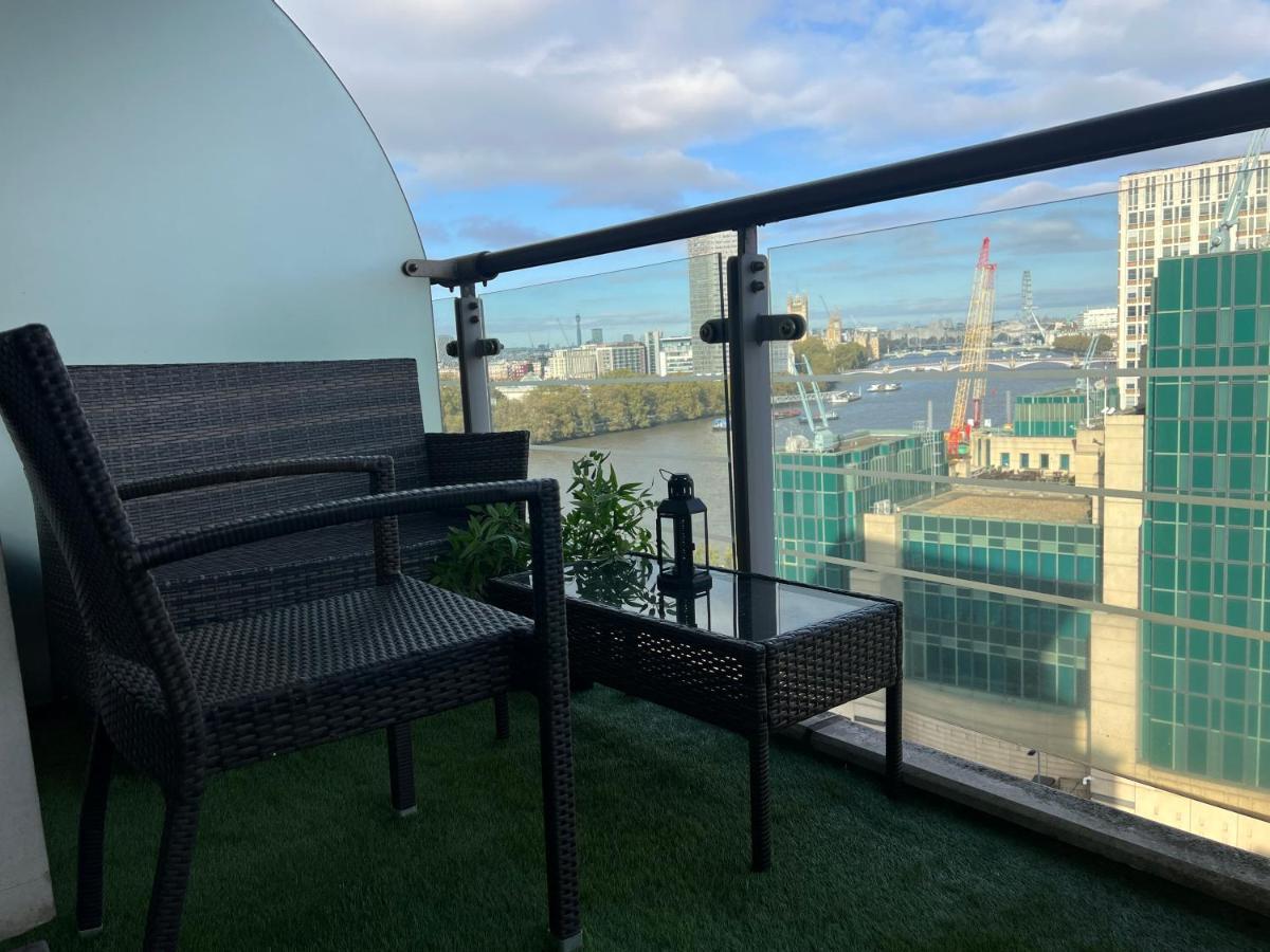 St George Thames Apartment Londra Exterior foto